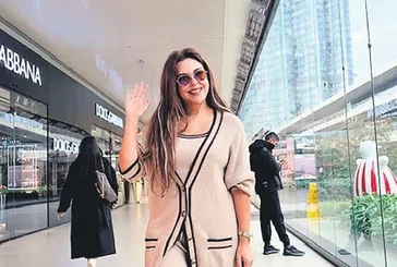 Aslı Hünel AVM’de görüntülendi! Ünlü sunucu lüks saat alışverişiyle şaşırttı