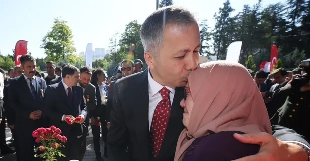 İçişleri Bakanı Ali Yerlikaya'dan 15 Temmuz şehitliğine ziyaret