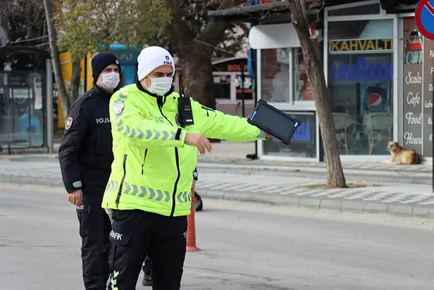 tam-kapanma-uzatildi-mi-yasaklar-ne-zaman-bitiyor-2021-kabine-toplantisi-hangi-gun-yapilacak-normallesme-takvimi-1620564839831.jpg Tam kapanma uzatıldı mı 2021? Yasaklar ne zaman bitiyor? Kabine Toplantısı hangi gün yapılacak? 17 Mayıs normalleşme...-3