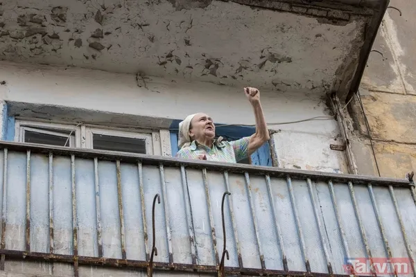 Sınır hattındaki Ukraynalılar bombardıman korkusu! Halk sığınaklara indi: "Tek bacakla nereye gidilir ki?" - 12