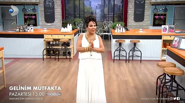 gelinim-mutfakta-yeni-sunucu-safiye-soyman-kimdir-safiye-soyman-kac-yasinda-nereli-iste-esi-ve-cocuklari-1635133762639.jpg Safiye Soyman kaç yaşında, nereli? Gelinim Mutfakta yeni sunucu Safiye Soyman kimdir? İşte eşi ve çocukları!-4