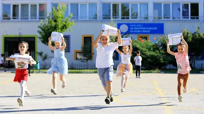 mebden-hafta-sonu-karari-4-gun-okul-3-gun-tatil-karari-kesinlesti-anaokulu-ilkokul-ortaokul-56789101112-sinifl-1709896351710.jpeg 4 gün okul 3 gün tatil sistemi kesinleşti! MEB'den müjde karar! Anaokulu, ilkokul, ortaokul, 5,6,7,8,9,10,11,12. sınıflar...-2