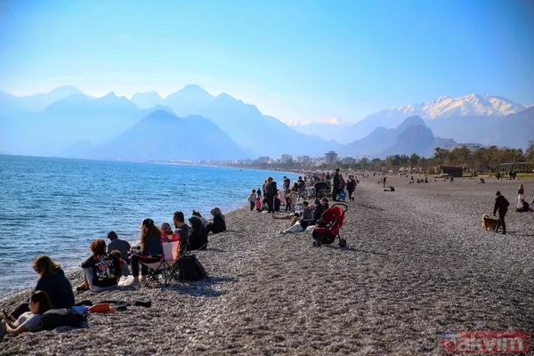 "Yazdan Kalma Bir Hava Var" Isparta'dan Geldiğini Belirten Şükrü Yıldırım İse Şunları Söyledi: "Bir Haftadır Buradayız. Çok Güzel Bir Hava Var. Antalya'da Yaz...