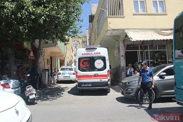 Kanlar İçinde Bulundular Kapıyı Açan Yakınları Çiftin Kanlar İçerisinde Yerde Yattığını Gördü. Haber Verilmesi Üzerine Olay Yerine Sevk Edilen Sağlık Ekipleri,...