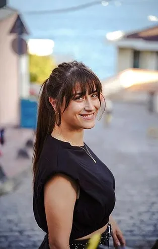 Ahmet Hakan'ın Hazal Kaya hakkında yazdığı yazısı güzel oyuncuyu çileden çıkardı!