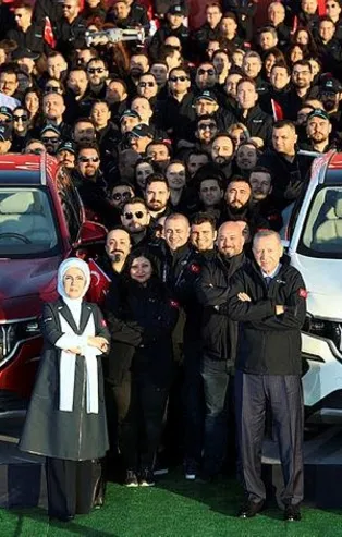 Birçok ünlü TOGG sahibi olmak için sıraya girdi! İşte o ünlüler ve seçtikleri renkler...