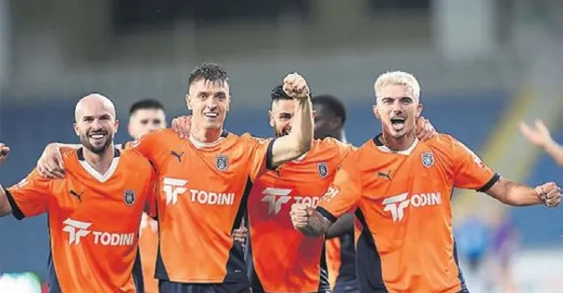 Başakşehir, Antalyaspor’u 5-2 yenerek farklı bir galibiyete imza attı