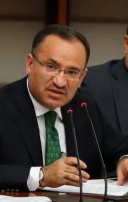 Bekir Bozdağ'dan bayrak açıklaması