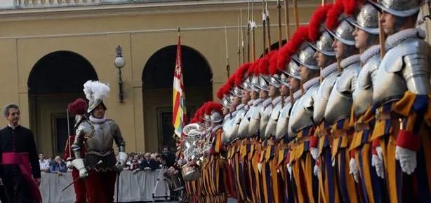 Kardinaller taciz etti