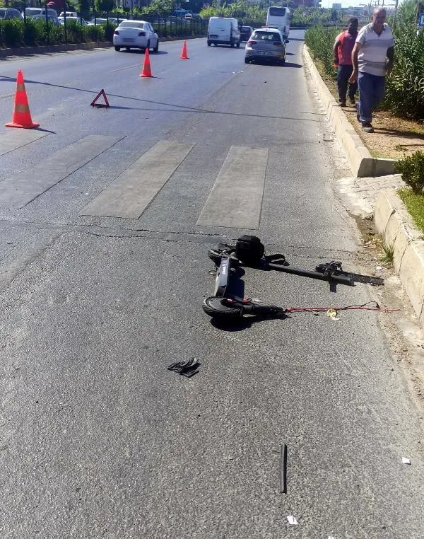 Alanya’da scooter faciası! Otomobil çarptı 1 turist öldü-3