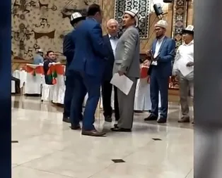 Türkiyenin Bişkek Büyükelçisi Cengiz Kamil Fırat, katıldığı programda FETÖcü hain Orhan İnandının olduğunu görünce iftarı terk etti