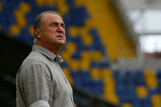 Galatasaray'da dev operasyon! 10 isimle yollar ayrılıyor