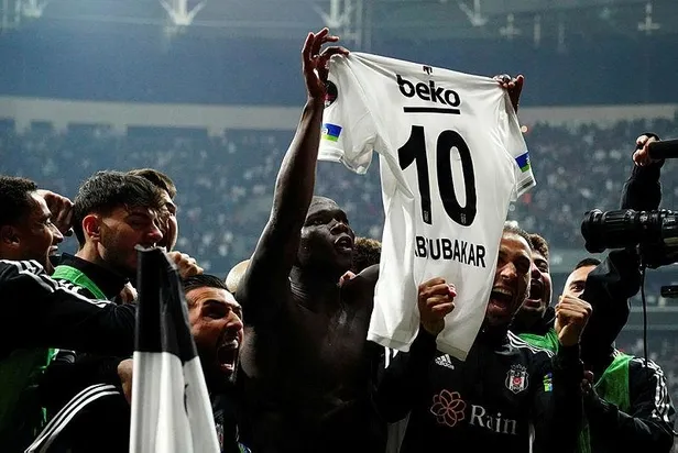 Beşiktaş Galatasaray'a karşı evinde üst üste 6. kez kazandı! Zirve'de kartları yeniden dağıttı-2