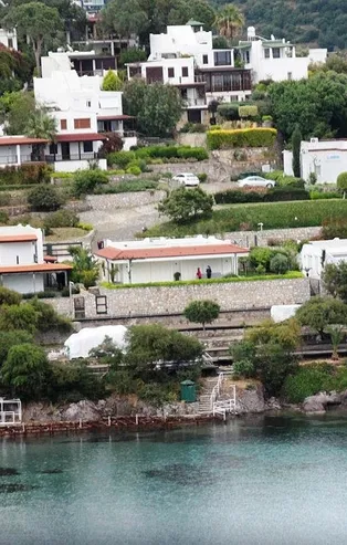 Son dakika: Yılmaz Özdil’in Bodrum Bitez’deki villasına inceleme! Ekipler "kaçak inşaat" iddiaları sonrası harekete geçti