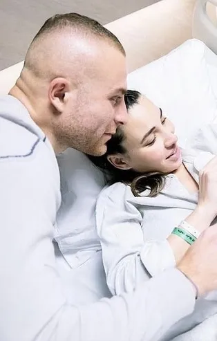 Gökhan Töre'nin kız bebeği dünyaya geldi