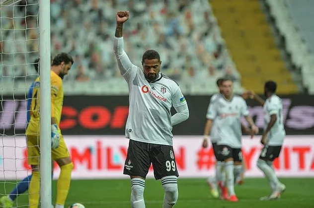 Bir şok da Boateng’den