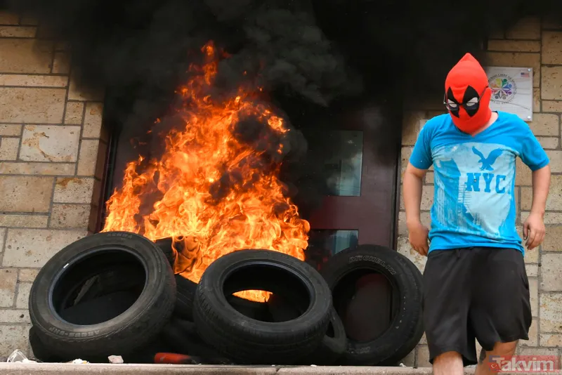 Honduras karıştı! ABD Büyükelçiliğinin kapısını ateşe verdiler