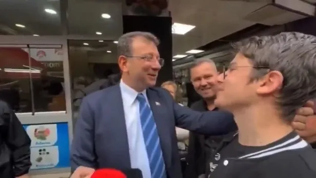 duzcede-sov-yapmaya-kalkan-ekrem-imamogluna-genclerden-tepki-galiba-yanlis-geldiniz-burasi-kartalkaya-degil-1669823359155.jpeg Düzce'de şov yapmaya kalkan Ekrem İmamoğlu'na gençlerden tepki: Galiba yanlış geldiniz, burası Kartalkaya değil-3