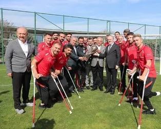 Azmin sembolü oldunuz!