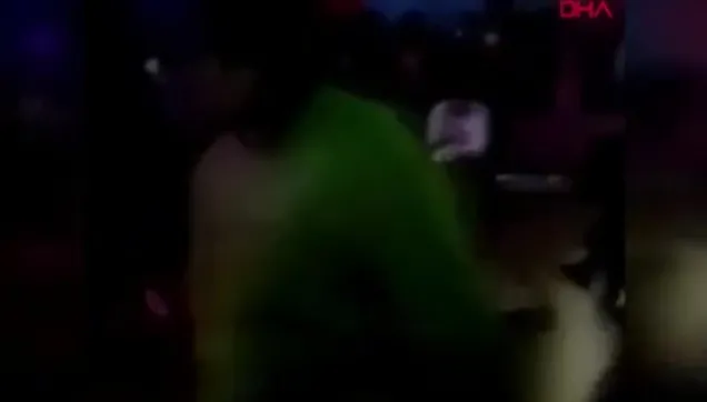 Koronavirüs tedbirlerine rağmen Beyoğlu'nda isyan ettiren görüntüler!