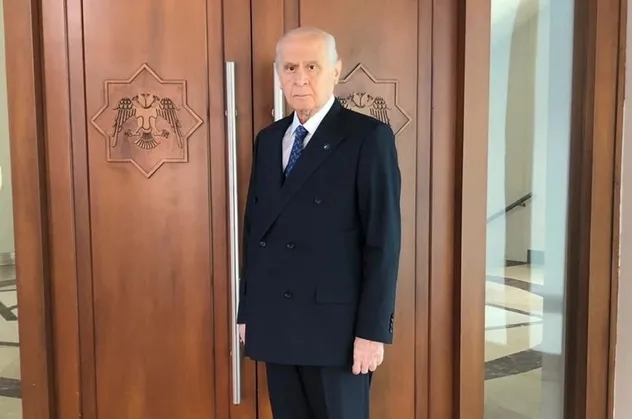 Sakallı haliyle gündeme gelen MHP lideri Devlet Bahçeli'den yeni fotoğraf