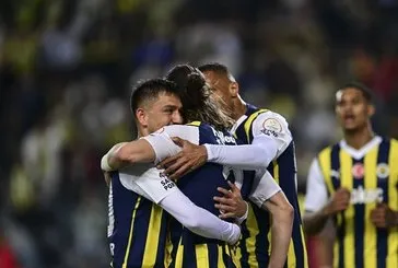 Fenerbahçe ezeli rakibinin forvetini alıyor! Bu transfer Süper Lig’i sallar