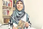Naşide Teyze'nin okuma sevdası... İmza günlerinde yoğun ilgiyle karşılaşıyor