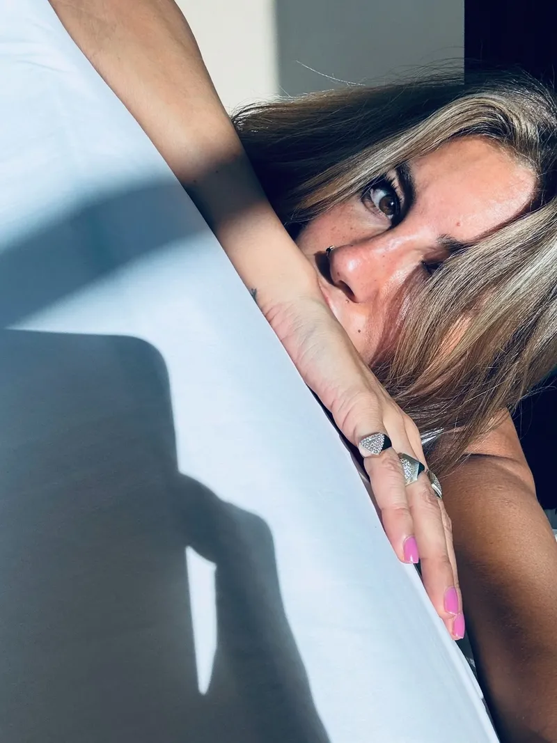 cagla-sikel-o-canta-alnimdan-doktugum-teri-hak-etmiyor-1773750341859.jpg Çağla Şıkel: O çanta alnımdan döktüğüm teri hak etmiyor!-4