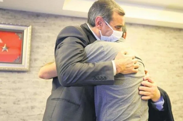 Diyarbakır’daki evlat nöbetinde bir aile daha evladına kavuştu