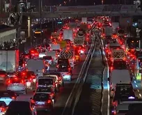Harita kıpkırmızı | Yola çıkacaklar dikkat! İstanbul’da trafik yoğunluğu yüzde 83’e ulaştı