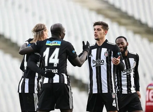lider-besiktas-fatih-karagumruku-4-1-maglup-etti-mac-sonu-ozet-1611241389110.jpeg