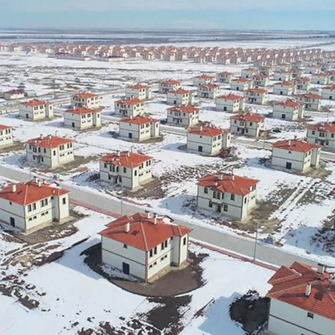 Deprem felaketinin iki yüzü! Bir yanda tek evini bedelsiz verenler, bir yanda kirayı arttıran fırsatçılar