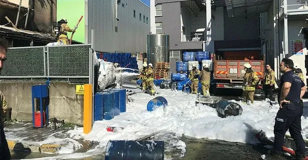Son dakika: Tuzla'da bir fabrikada belirlenemeyen nedenle yangın çıktı!