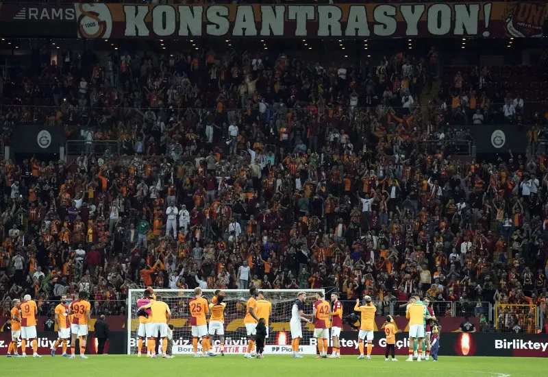 GALATASARAY HABERLERİ | Okan Buruk'un 11'i belirledi! Bayern maçında o isim sahada - 14