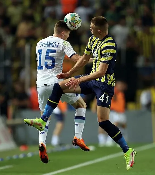 son-dakika-fenerbahceden-uefanin-cezasina-aciklama-1659732213674.jpg Son dakika: Fenerbahçe'den UEFA'nın cezasına açıklama!-4