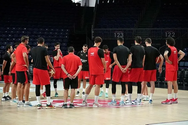 fiba-olimpiyat-on-eleme-turnuvasi-yari-finalinde-turkiyenin-rakibi-belli-oldu-oldu-1692215530253.jpeg