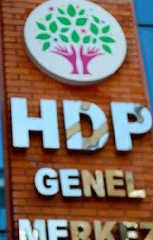 Nusaybin'deki HDP ve DBP ilçe binalarında kaçak elektrik kullanıldığı tespit edildi