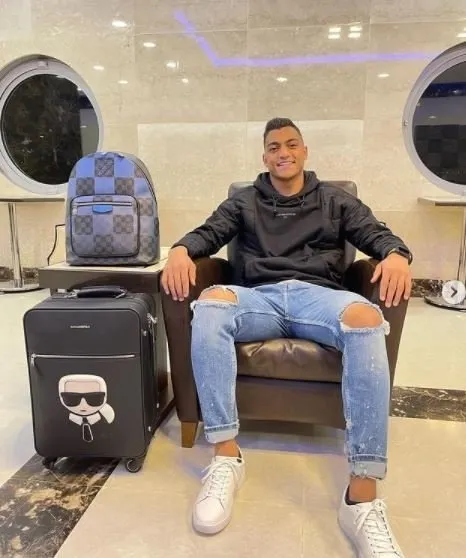 kriz-asildi-aslanin-golcusu-mostafa-mohammed-geliyor-1612124873996.jpg Galatasaray'ın yeni transferi Mostafa Mohammed Kahire'den İstanbul'a geldi-2