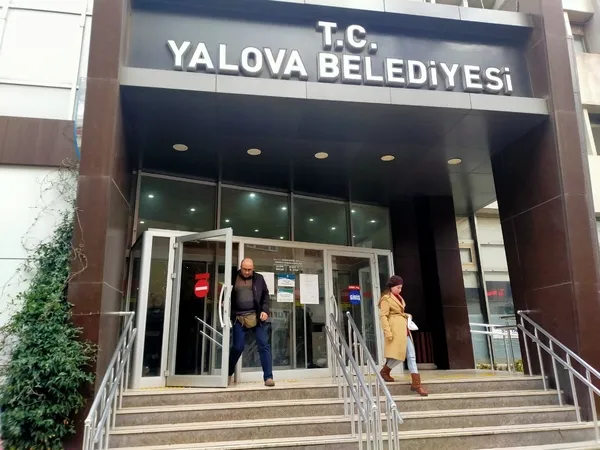 Yalova Belediyesi’nin zimmet davasında skandal olay! CHP’den yargıya müdahale girişimi: Mahkeme basıp hakimlere hakaret ettiler-5