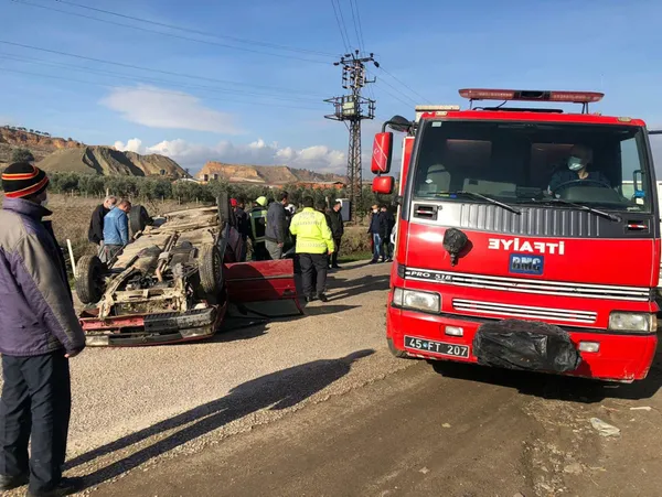 mucize-kurtulus-takla-atan-otomobilden-burnu-bile-kanamadan-cikti-1609250163483.jpg Mucize kurtuluş! Takla atan otomobilden burnu bile kanamadan çıktı-2