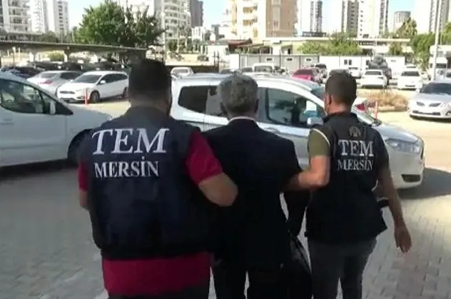 Mersin'de PKK/KCK operasyonunda yakalanan belediyenin daire başkanı Bedrettin Gündeş tutuklandı