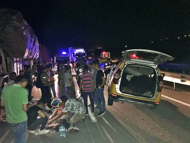 Çanakkale'de korkunç kaza! Terhis olan gençlerin sevinci yarım kaldı-1
