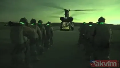 SON DAKİKA: Milli Savunma Bakanlığı paylaştı: Özel Kuvvetlerin gece paraşütle sızma atlayışı