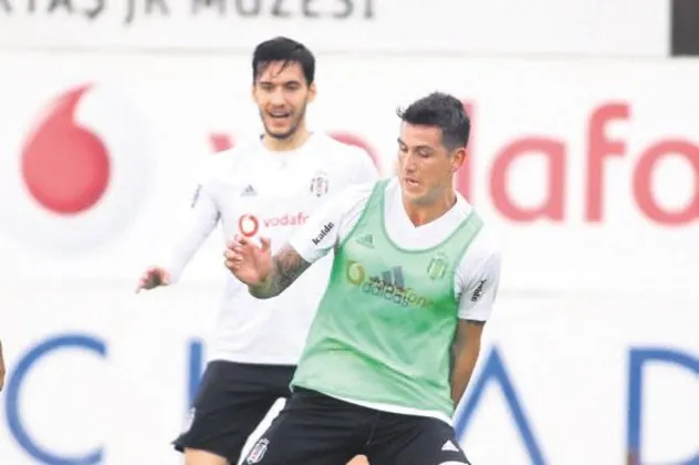 Roco ve Umut Nayir resmen Beşiktaş'ta