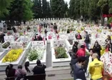 Şehitliklerde buruk bayram!