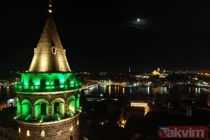 Fatih Sultan Mehmet Köprüsü ve Galata Kulesi yeşile büründü