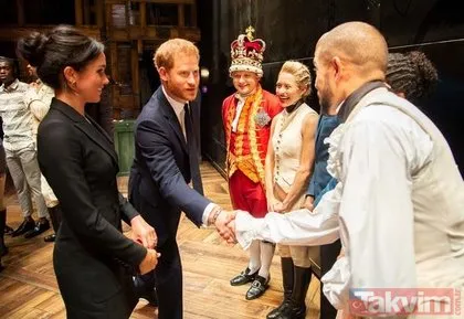 İngiliz kraliyet ailesinin yeni üyesi Meghan Markle mini elbisesiyle davete gitti...