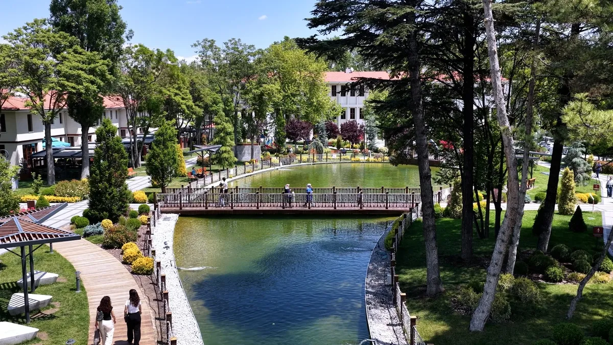bakan-kurumdan-saracoglu-paylasimi-baskentimize-cok-yakismadi-mi-1781623297192.jpeg Bakan Kurum’dan Saraçoğlu paylaşımı: Başkent’imize çok yakışmadı mı?-5