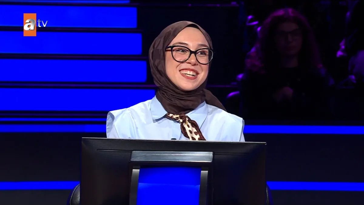 milyoner-yarismacisini-ucurumdan-donduren-dogru-karar-1785712181802.png Milyoner yarışmacısını uçurumdan döndüren doğru karar: 200 bin liralık stüdyoda soğuk rüzgarlar estirdi!-5