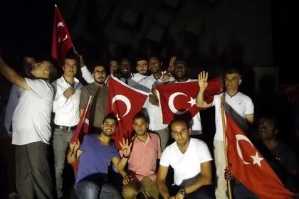 Tüm Türkiye’de demokrasi nöbeti devam ediyor
